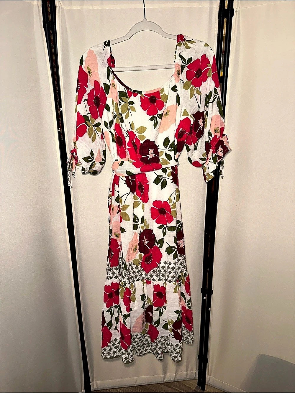 Hope Springs Floral Maxi Dress Size Large Like New